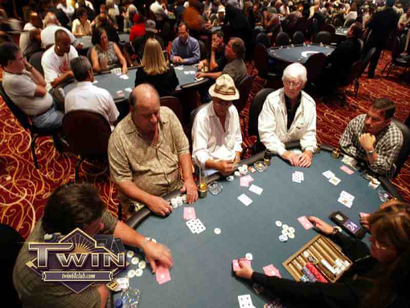 Poker là gì? Tìm hiểu về luật chơi và những chiến thuật của tựa game này tại Twin